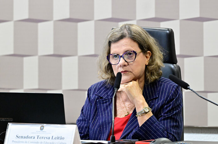 Avança criação de mês de conscientização do transtorno de personalidade borderline