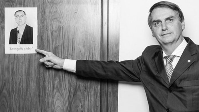 bolsonaro-tem-evolu-o-cl-nica-favor-vel-mas-segue- Ex-presidente Jair Bolsonaro deitado em leito hospitalar, monitorado por aparelhos, com expressão serena.