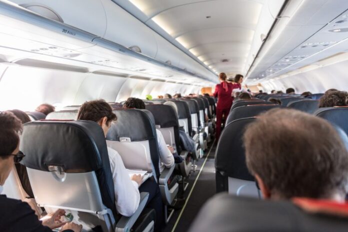 Comissão debate incidentes com passageiros indisciplinados em voos comerciais