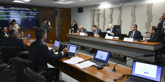 CPI do Crime Organizado cancela sessão após ausência de Campos Neto