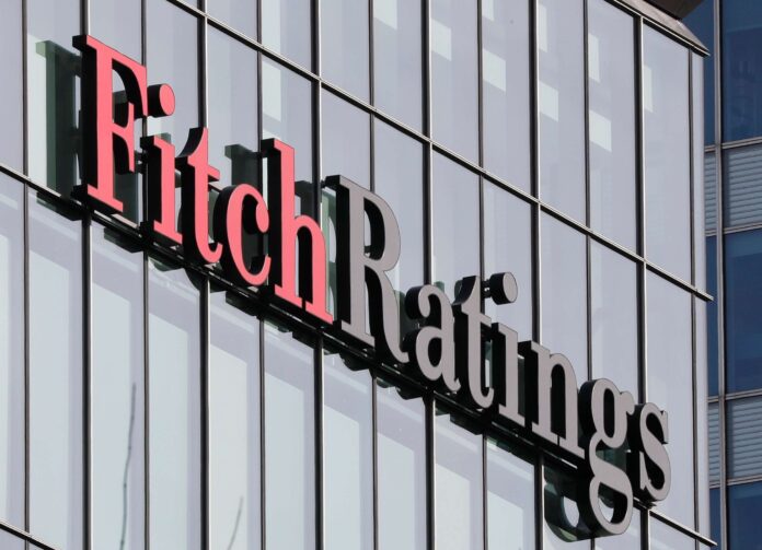 Fitch rebaixa classificação da Paramount após anúncio de aquisição da Warner