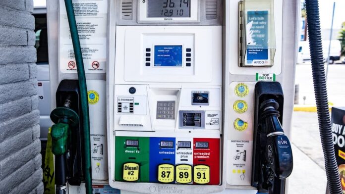Petróleo em alta encarece diesel e gasolina no Brasil em março