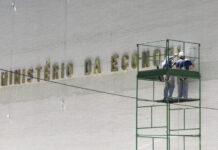 Tesouro Nacional recompra R$ 43,6 bilhões em títulos públicos em dois dias Tesouro recompra R$ 43,6 bi em títulos públicos em 2 dias