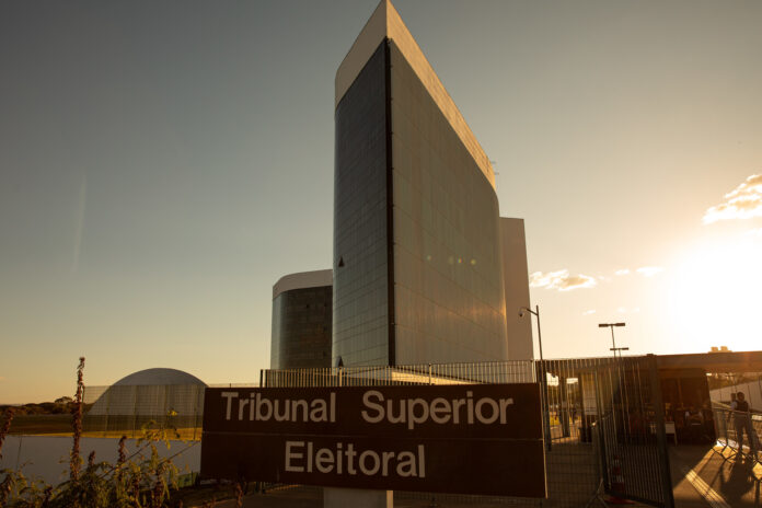 TSE aumenta rigor com IA na campanha e exige plano de prevenção para big techs