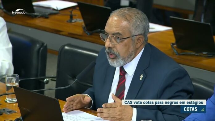 v-deo-proposta-prev-30-das-vagas-de-est-gio-para-estudantes- Vídeo: Proposta prevê 30% das vagas de estágio para estudantes negros