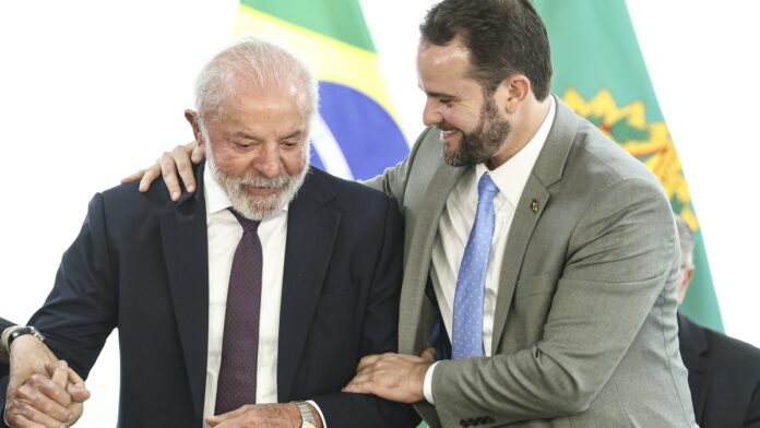 s4-1576f95f216c-1 Brasília (DF), 07/01/2026 - O presidente Luiz Inácio Lula da Silva e o ministro da Fazenda interino, Dario Durigan, durante