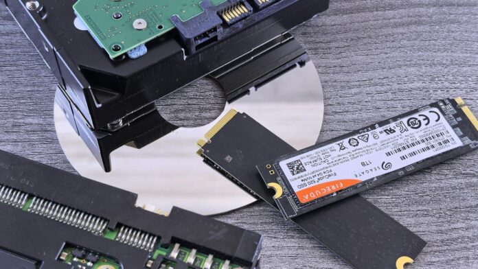 s4-2615f060b72c-1 Contrasting data storage technologies: NVMe SSD, HDD, and CD.