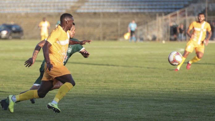 Brasiliense-DF e Gama-DF, se enfrentam no Estádio Serejão, pela 13º rodada do Campeonato Brasileiro de futebol da Série D