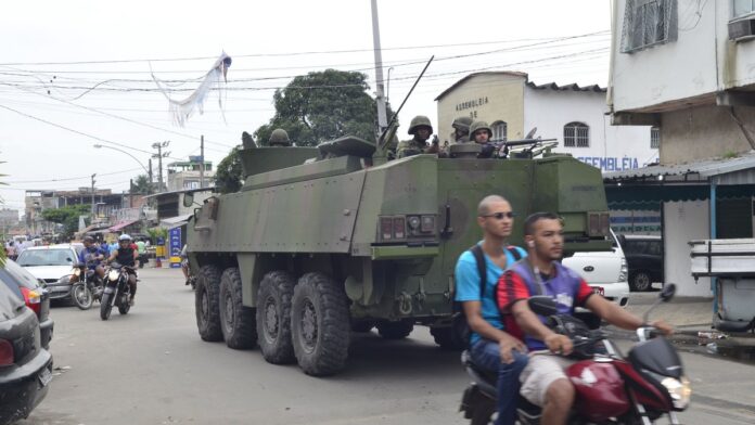 Exército reforça efetivo para o segundo turno das eleições no Complexo da Maré, zona norte do Rio (Tomaz Silva/Agência Brasil