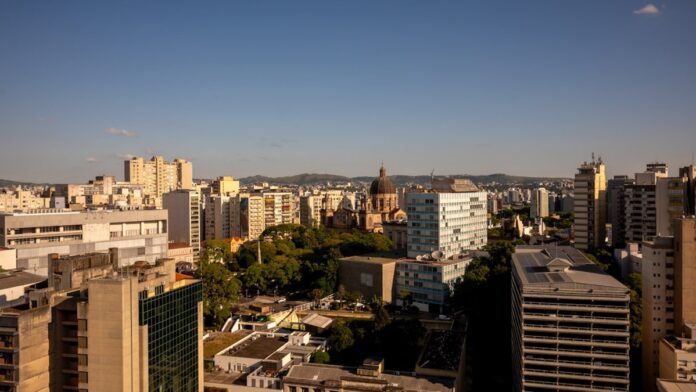 s4-3f3b816a6b2c View of Porto Alegre toward Praça da Matriz, where the Metropolitan Cathedral and Legislative Assembly are visible.