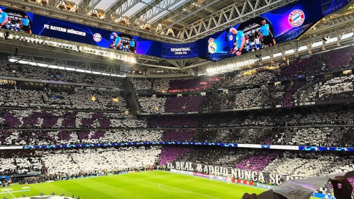 Aspecto del Estadio Santiago Bernabéu de Madrid en la previa del partido de vuelta de semifinales de la UEFA Champions League