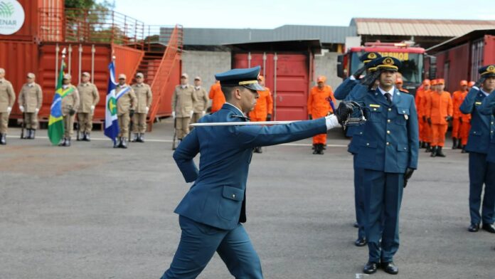 Official ceremony featuring military parade and firefighters in Mato Grosso, Brazil.