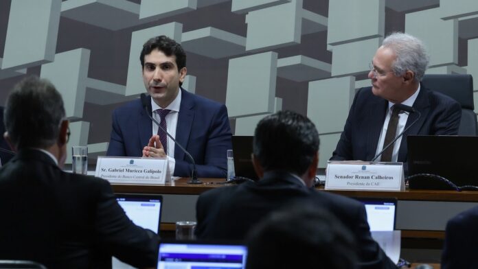 Brasília 25/11/2025 - O presidente do Banco Central (BC), Gabriel Galípolo, participa de audiência pública na Comissão de Ass