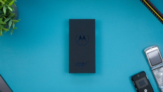 Motorola Razr+ (40 Ultra) Folding Smartphone Box