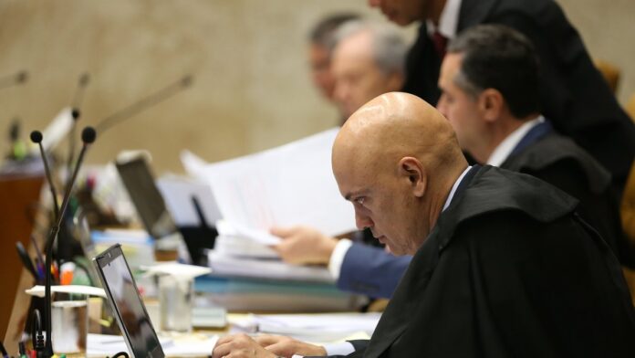 Brasília - O ministro do STF Alexandre de Moraes durante julgamento sobre suspensão da denúncia do ex-PGR Rodrigo Janot contr