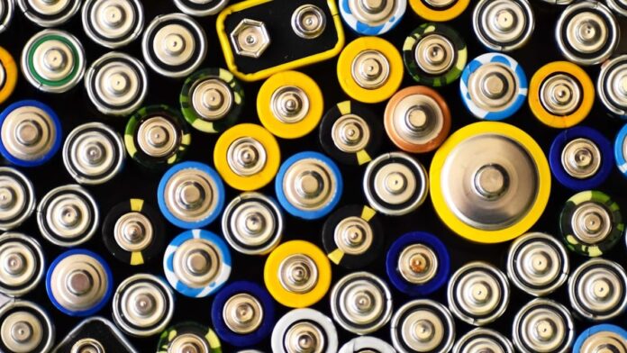 s4-b39d0d8b1573-1 Lithium-ion batteries from above