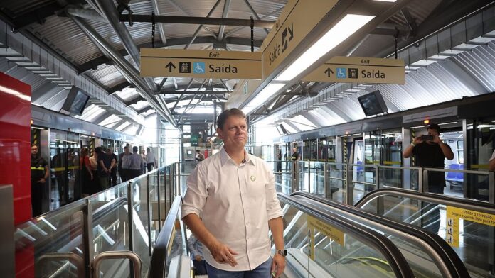 s4-b7d93fac6edd-5 São Paulo - SP - 31.03.2026 - Inauguração da Linha 17 Ouro do Metrô. Na foto, o governador Tarcísio de Freitas visita a estaç