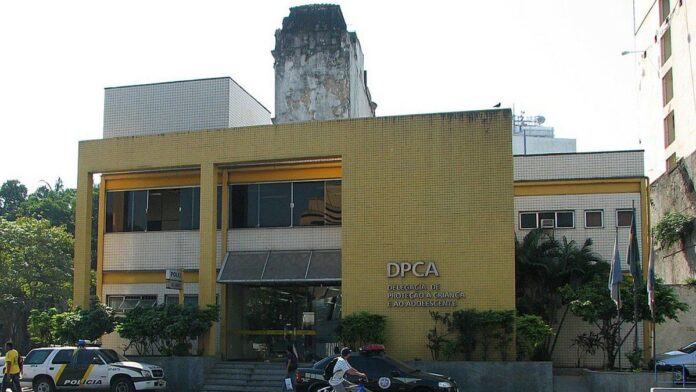 Police station - Child Abuse Unit - (Prédio da DPCA - Delegacia de Proteção à Criança e ao Adolescente)