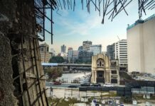 Israel: Forças armadas afirmam ter matado sobrinho de líder do Hezbollah em Beirute View of old downtown Beirut with damaged structures, highlighting urban decay.