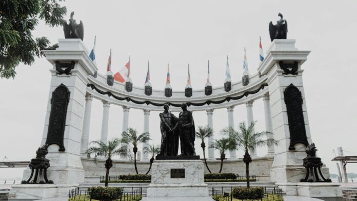 Historic Hemiciclo de la Rotonda monument in Guayaquil, Ecuador.