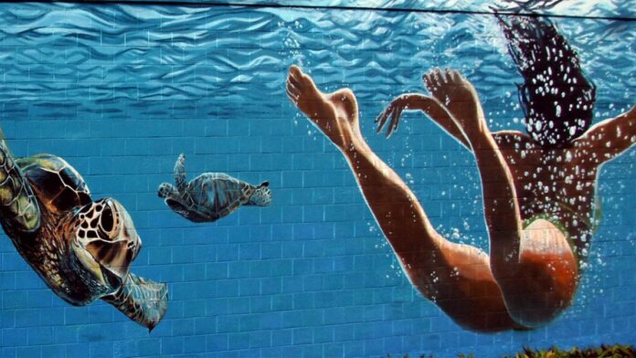 Profissional de saúde, com estetoscópio, atende paciente em um consultório iluminado com vista para paisagem tropical.